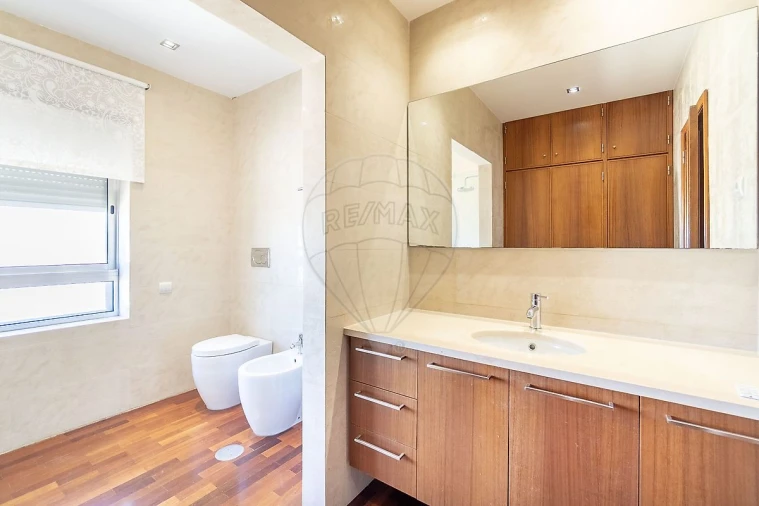Apartamento T4 para Venda em São João da Madeira Foto 33