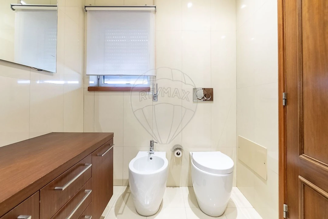 Apartamento T4 para Venda em São João da Madeira Foto 46