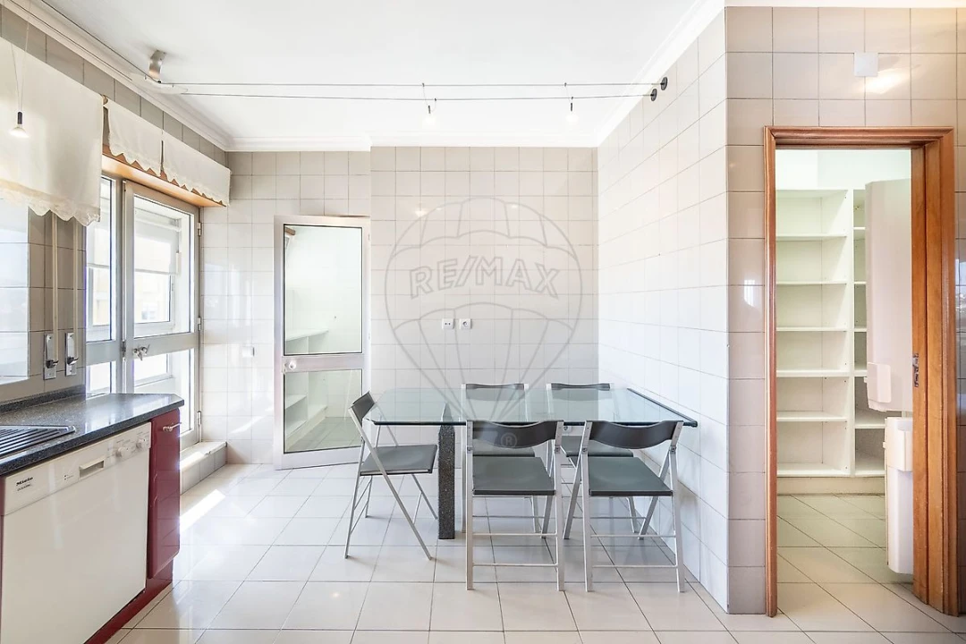 Apartamento T4 para Venda em São João da Madeira Foto 19