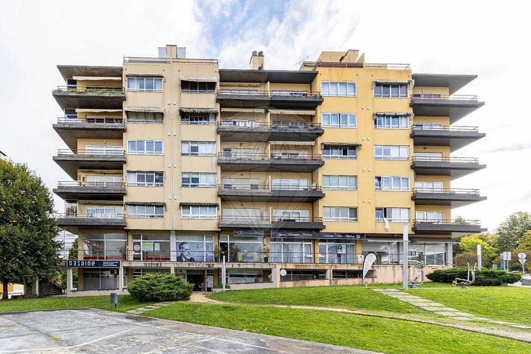 Apartamento T4 para Venda em São João da Madeira Foto 17
