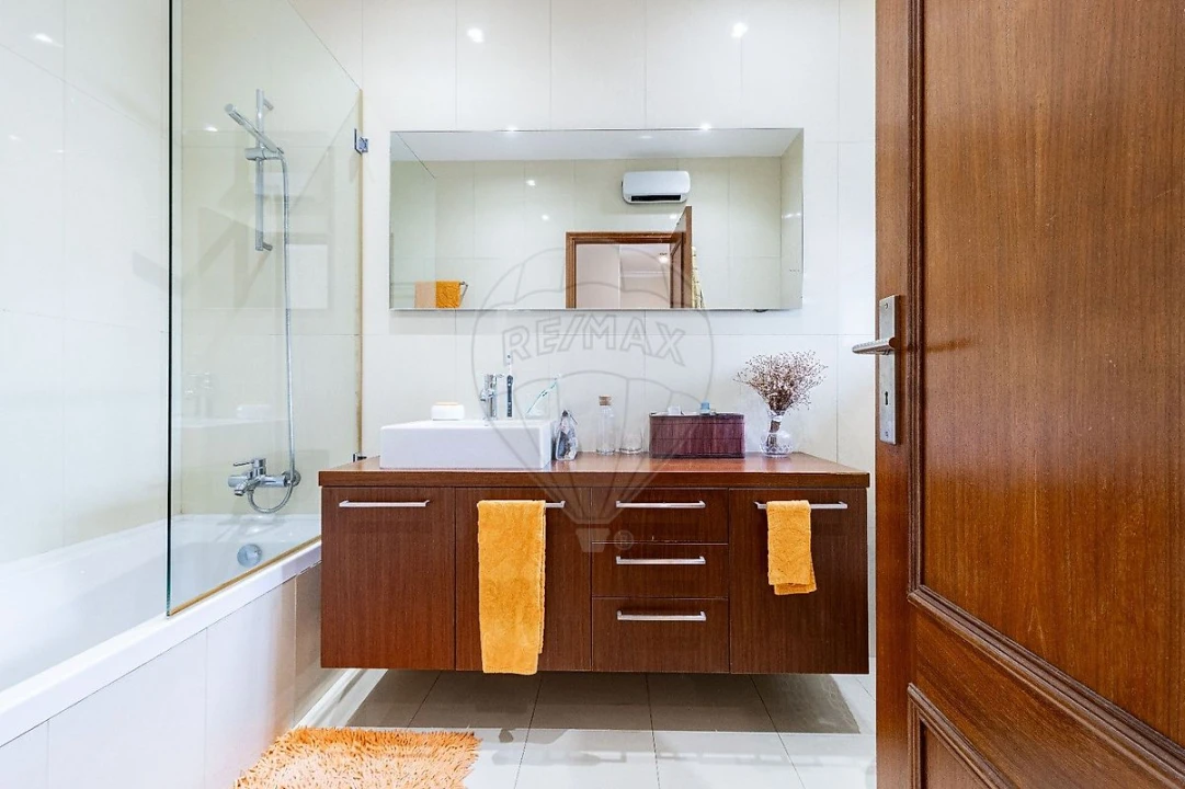Apartamento T4 para Venda em São João da Madeira Foto 6