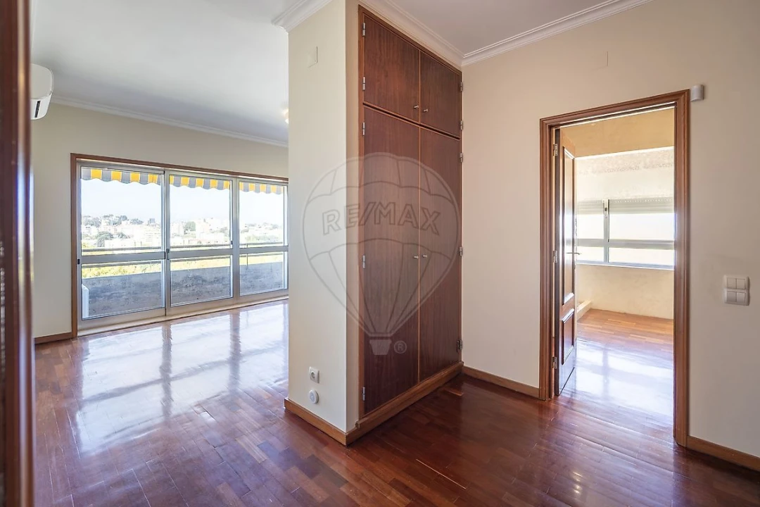 Apartamento T4 para Venda em São João da Madeira Foto 29
