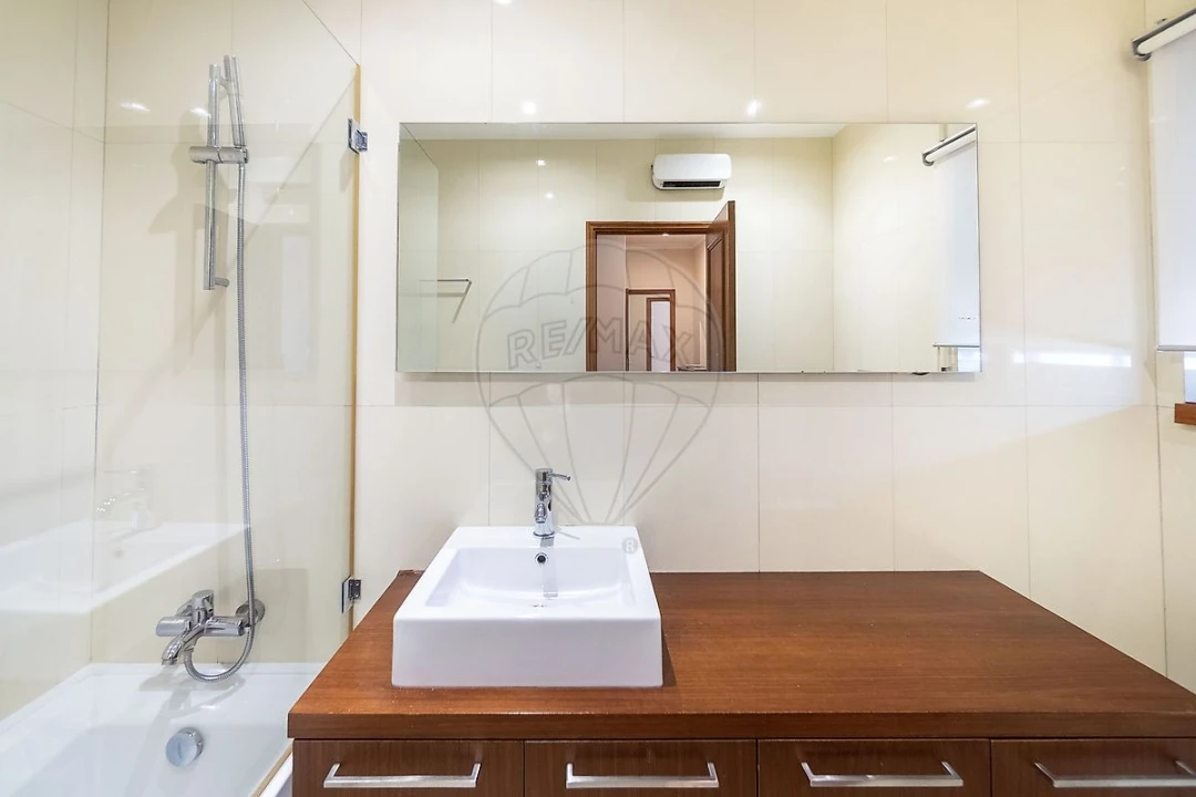 Apartamento T4 para Venda em São João da Madeira Foto 45