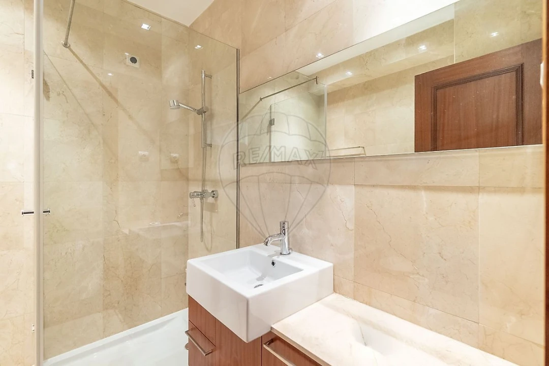 Apartamento T4 para Venda em São João da Madeira Foto 37