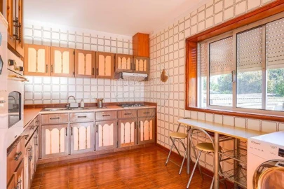 Moradia T6 para Venda em Milheiros de Poiares