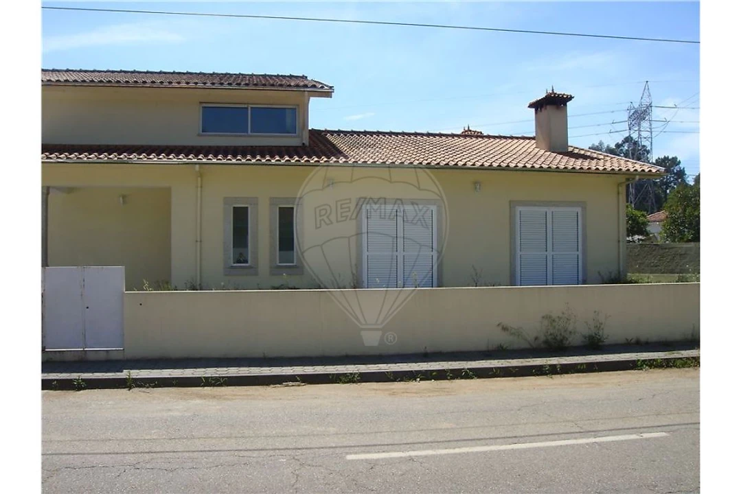 Moradia T4 para Venda em Loureiro Foto 19
