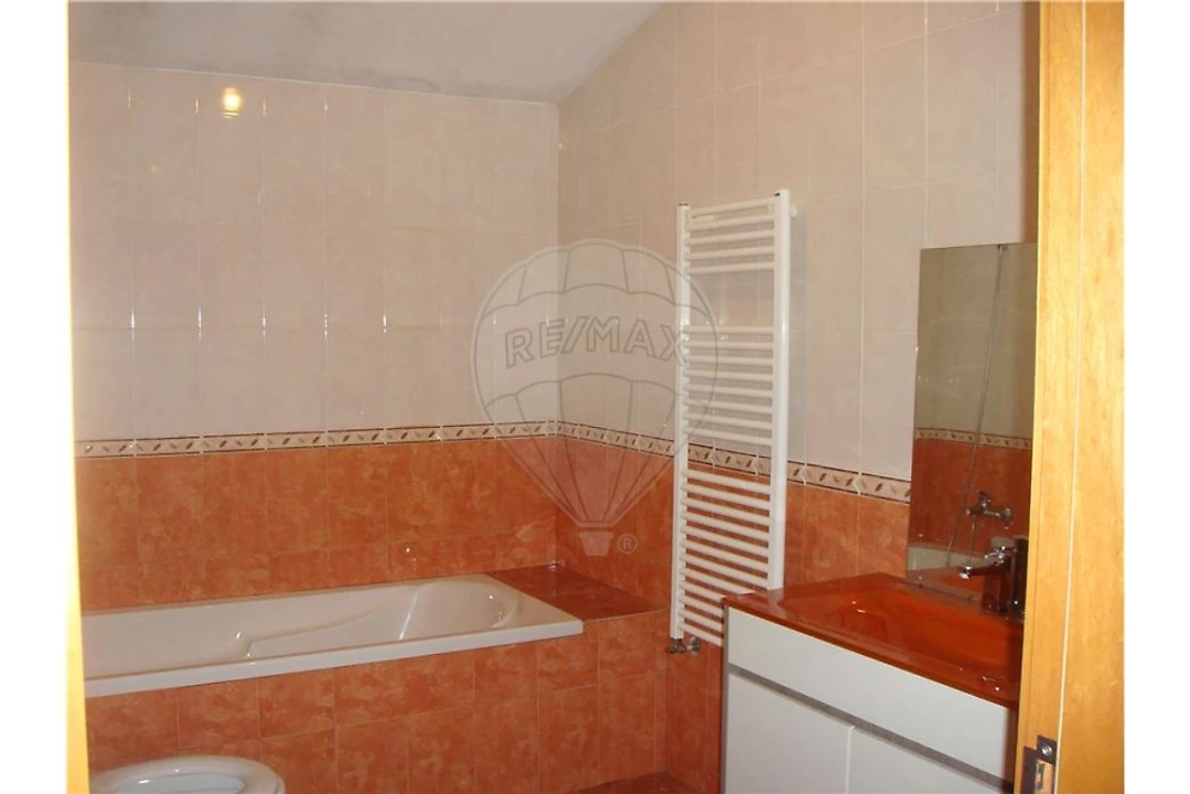Moradia T4 para Venda em Loureiro Foto 16