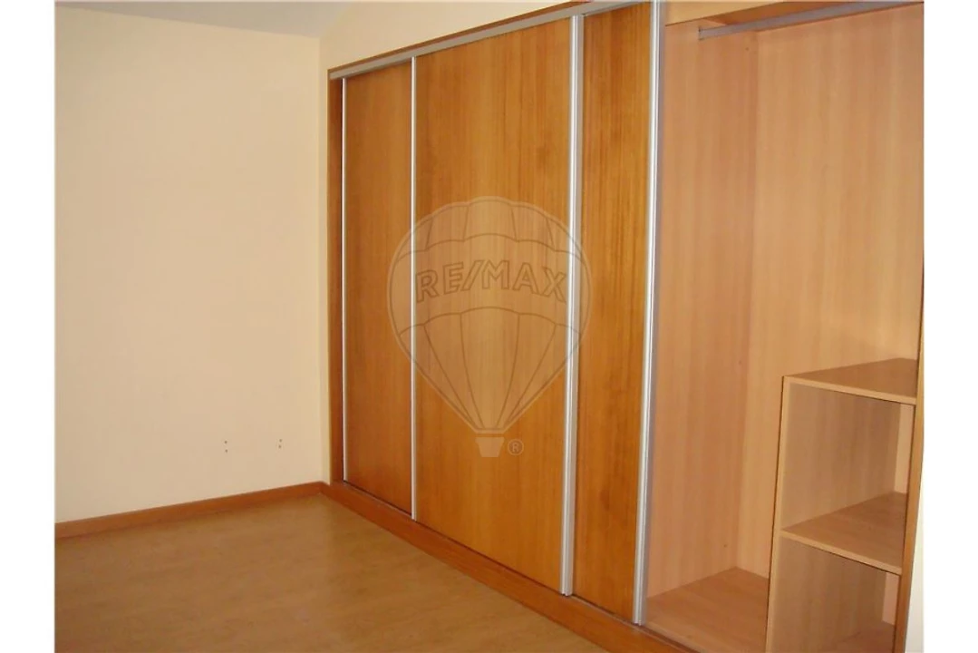 Moradia T4 para Venda em Loureiro Foto 4