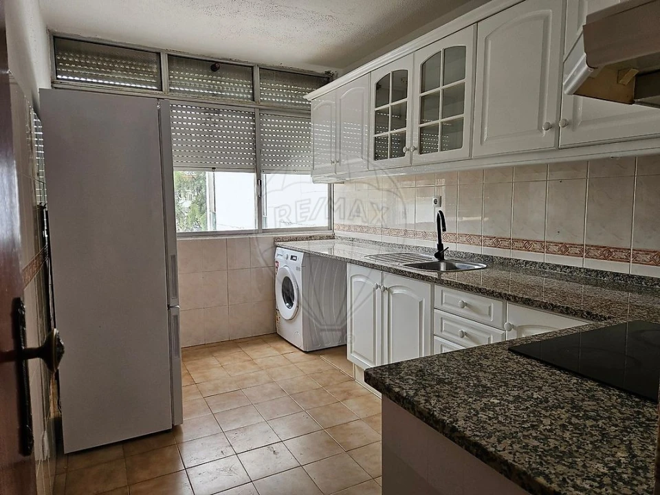 Apartamento T2 para Venda em Corroios Foto 3