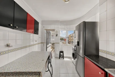 Apartamento T2 para Venda em Baixa da Banheira e Vale da Amoreira
