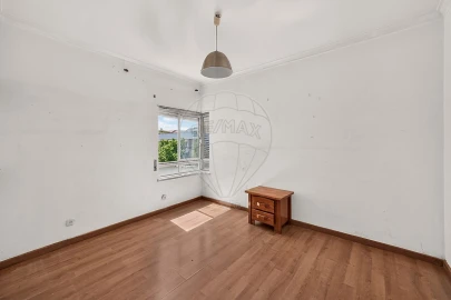 Apartamento T2 para Venda em Baixa da Banheira e Vale da Amoreira
