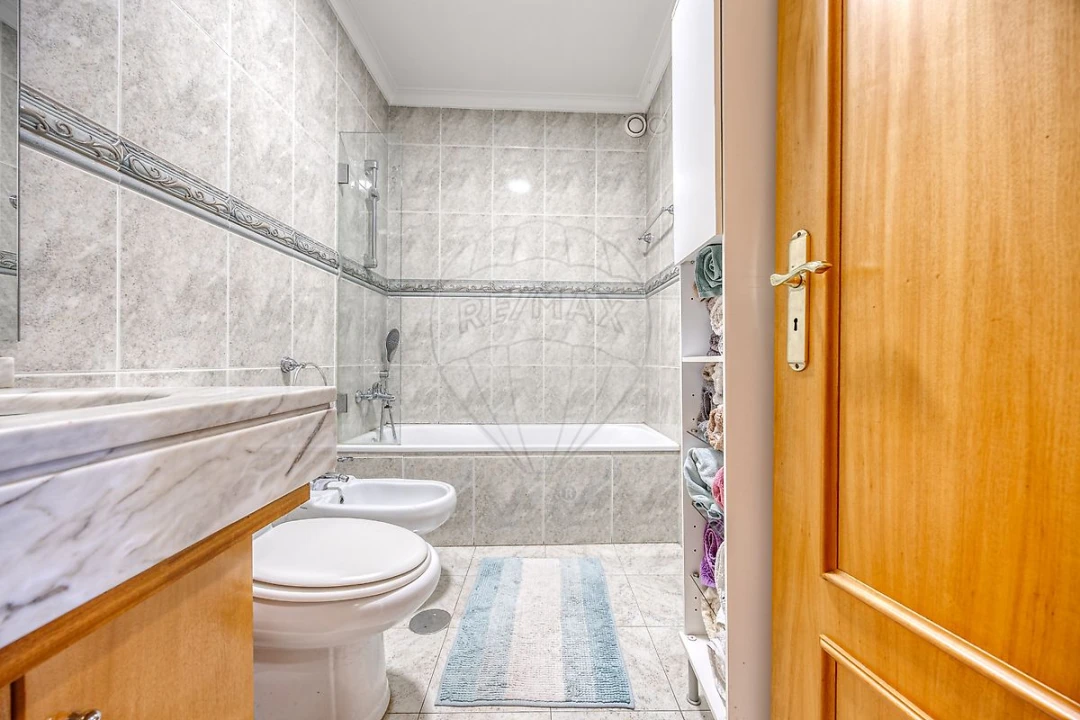 Apartamento T3 para Venda em Cidade da Maia Foto 16