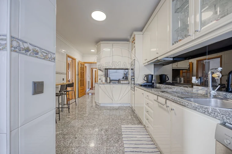 Apartamento T3 para Venda em Cidade da Maia Foto 22