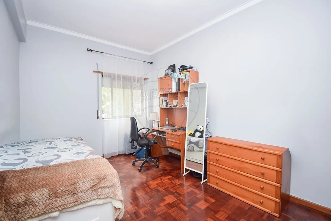 Apartamento T2 para Venda em Rio de Mouro Foto 13