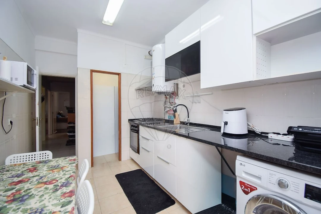 Apartamento T2 para Venda em Rio de Mouro Foto 1
