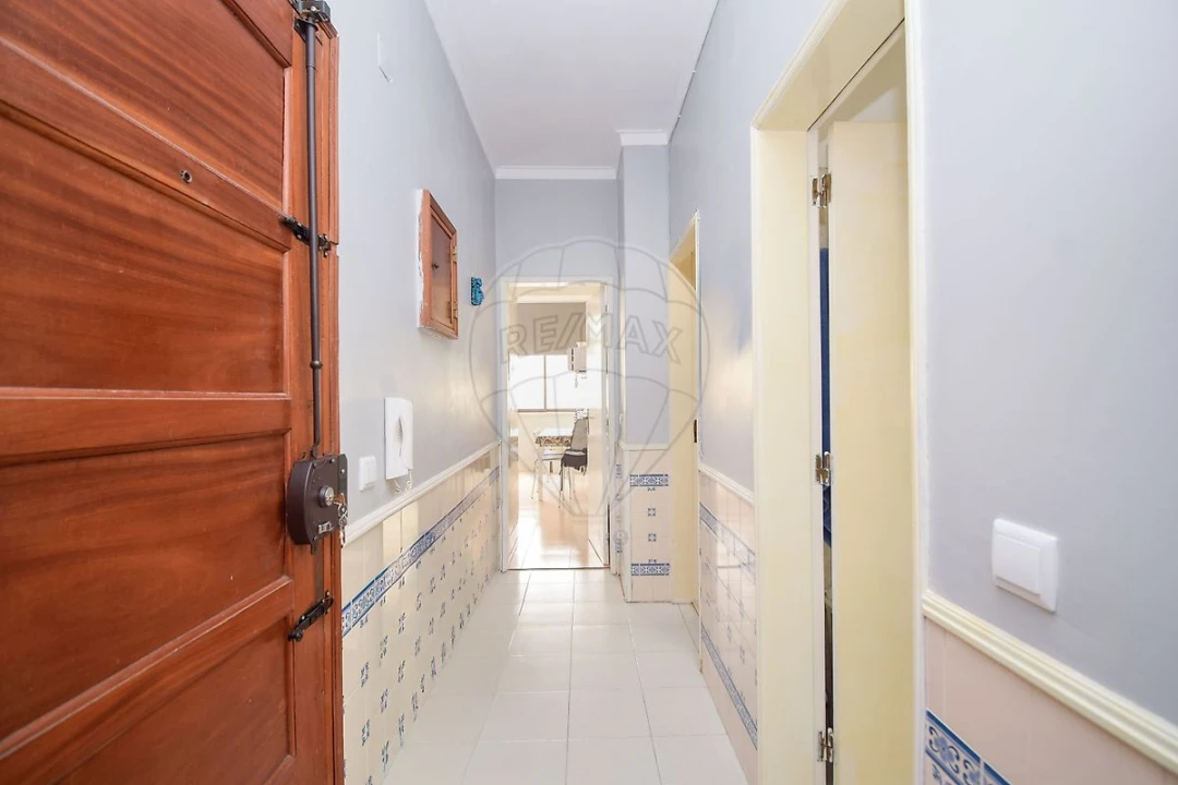 Apartamento T2 para Venda em Rio de Mouro Foto 15