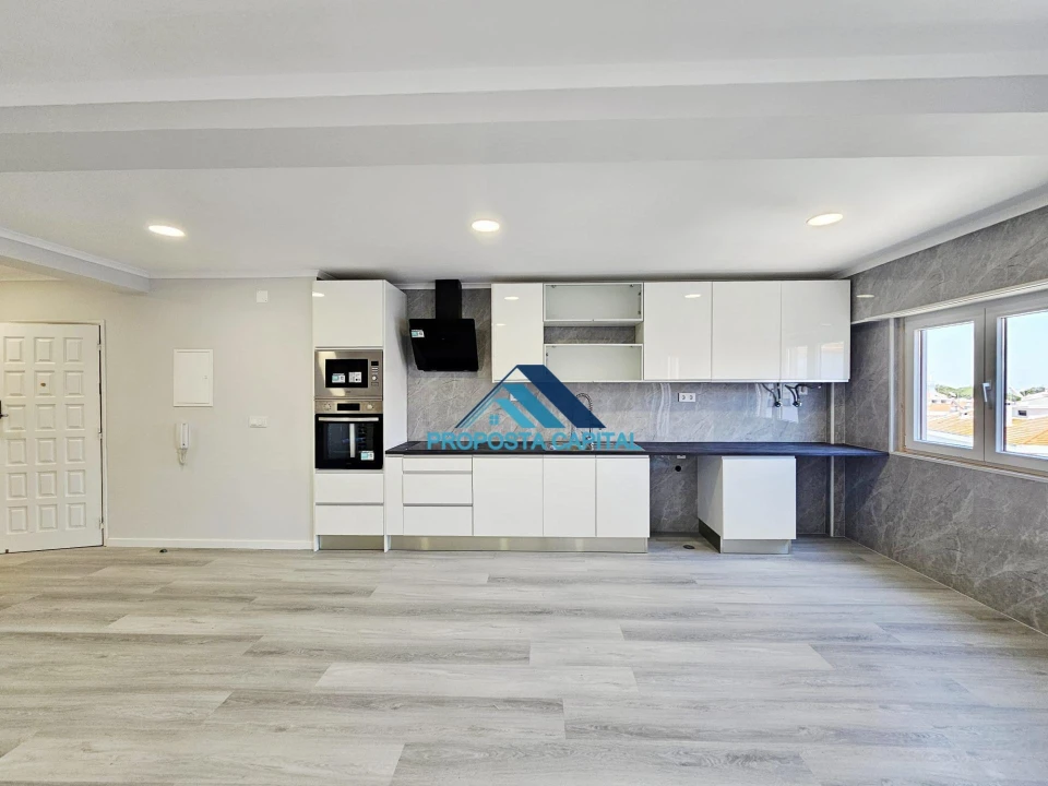 Apartamento T4 para Venda em Amora Foto 13