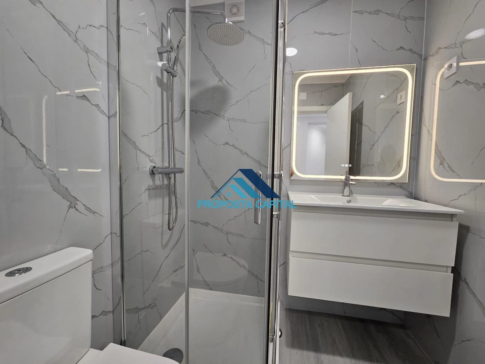 Apartamento T4 para Venda em Amora Foto 6