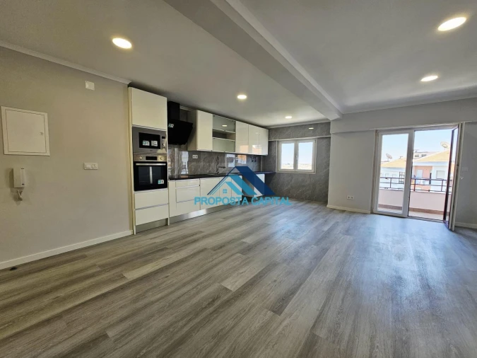 Apartamento T4 para Venda em Amora Foto 11