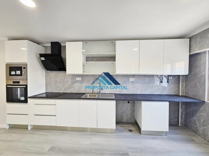 Apartamento T4 para Venda em Amora Foto 14