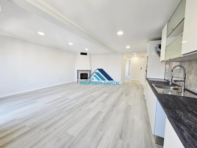 Apartamento T4 para Venda em Amora Foto 15