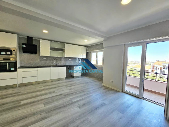 Apartamento T4 para Venda em Amora Foto 19