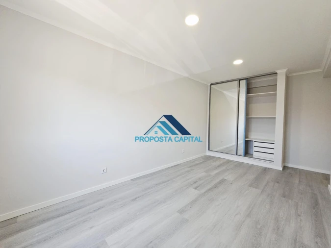 Apartamento T4 para Venda em Amora Foto 25