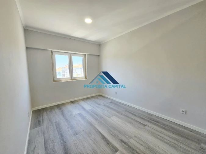 Apartamento T4 para Venda em Amora Foto 26