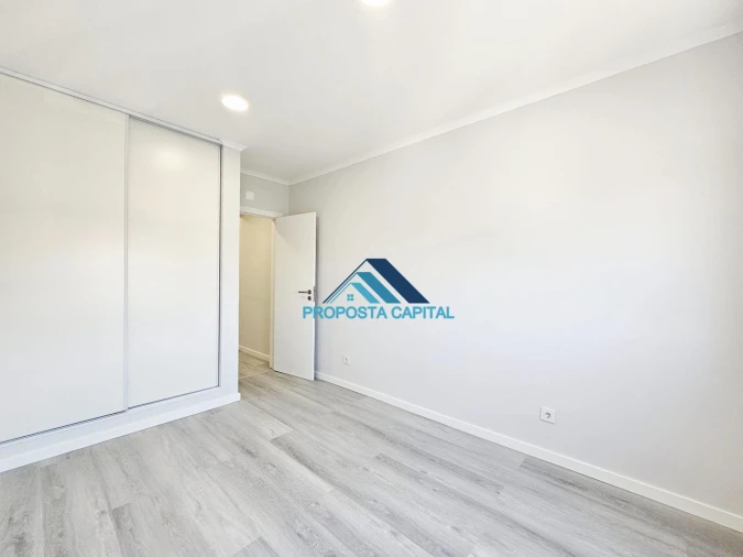 Apartamento T4 para Venda em Amora Foto 27