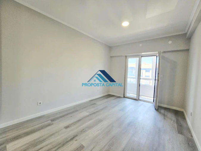 Apartamento T4 para Venda em Amora Foto 31