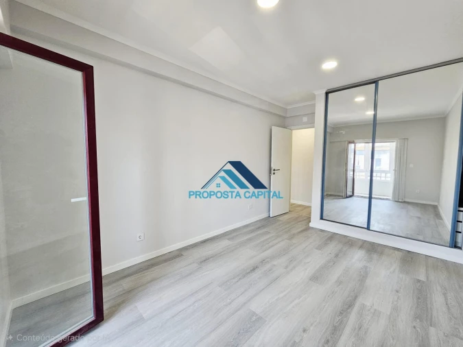 Apartamento T4 para Venda em Amora Foto 32