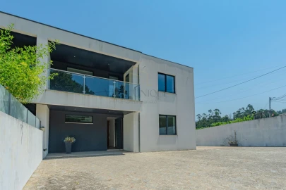 Moradia T4 para Venda em Macieira de Cambra