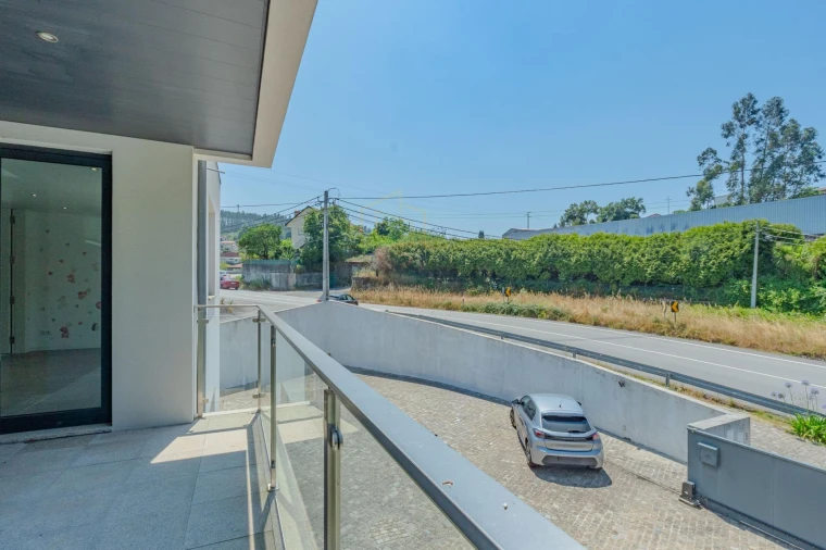 Moradia T4 para Venda em Macieira de Cambra Foto 24