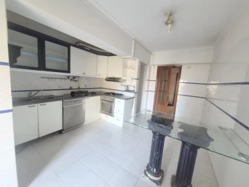 Apartamento T3 para Venda em Carregado e Cadafais