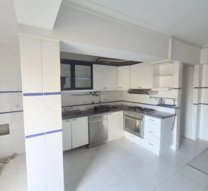 Apartamento T3 para Venda em Carregado e Cadafais