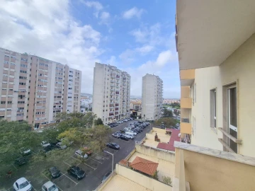 Apartamento T3 para Venda em Carregado e Cadafais