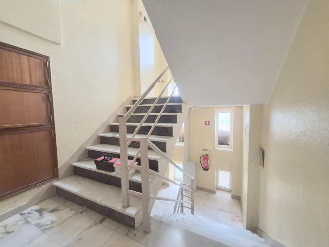Apartamento T3 para Venda em Carregado e Cadafais Foto 16