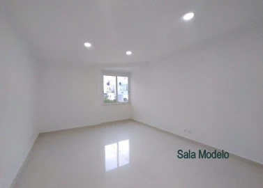 Apartamento T2 para Venda em Laranjeiro e Feijó
