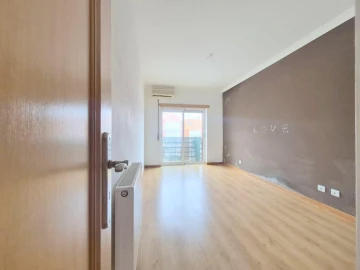 Apartamento T2 para Venda em Laranjeiro e Feijó