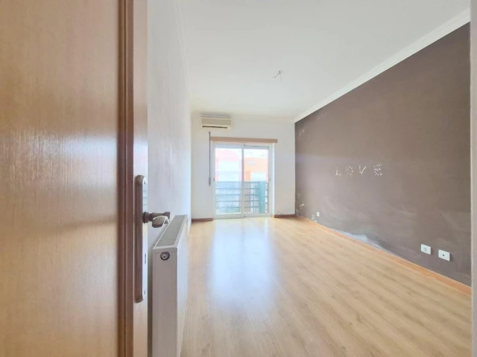 Apartamento T2 para Venda em Laranjeiro e Feijó Foto 15