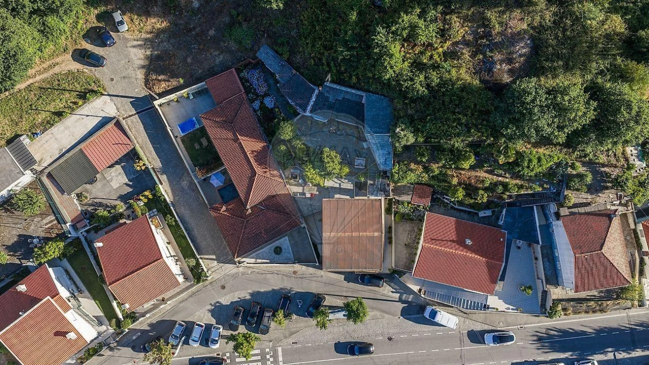Moradia T6 para Venda em Azurem Foto 41
