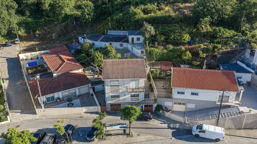 Moradia T6 para Venda em Azurem Foto 39
