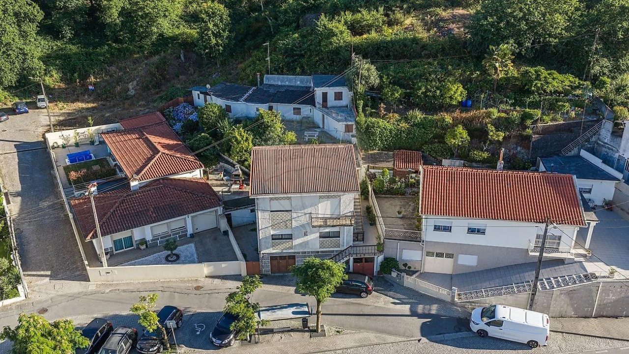 Moradia T6 para Venda em Azurem Foto 3