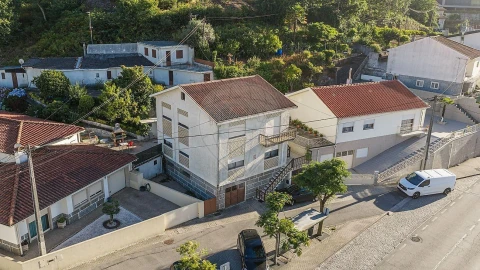 Moradia T6 para Venda em Azurem