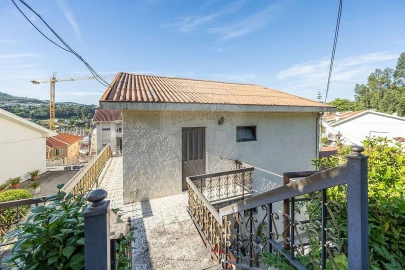 Moradia T6 para Venda em Azurem