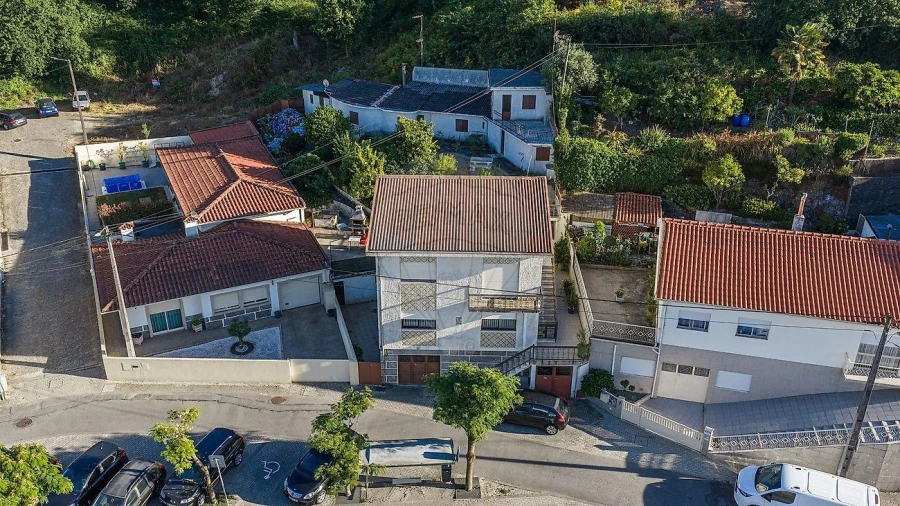 Moradia T6 para Venda em Azurem Foto 10