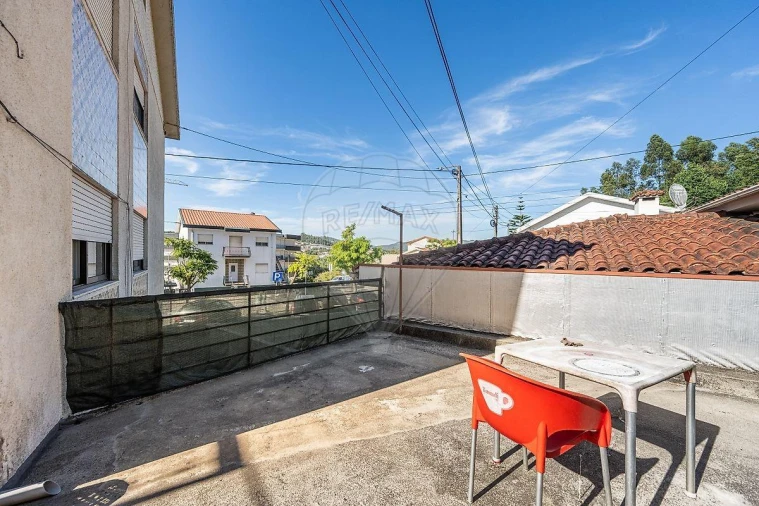 Moradia T6 para Venda em Azurem Foto 23