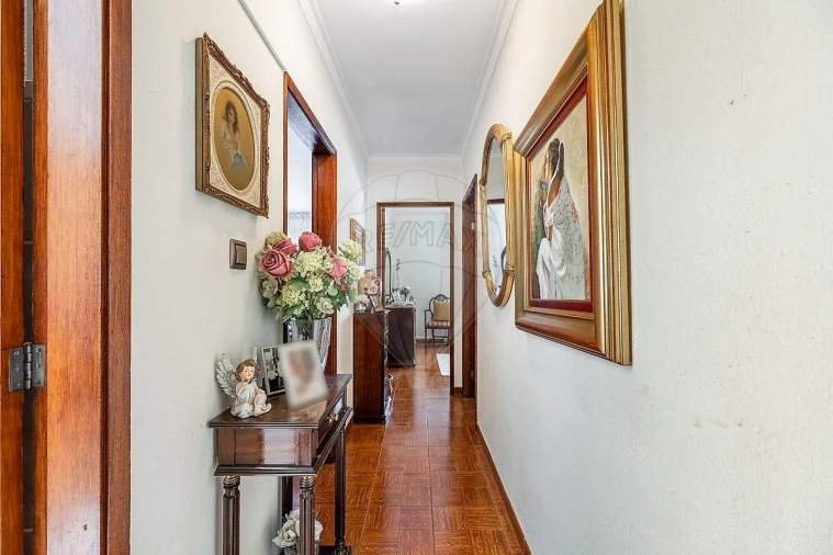 Moradia T6 para Venda em Azurem Foto 31