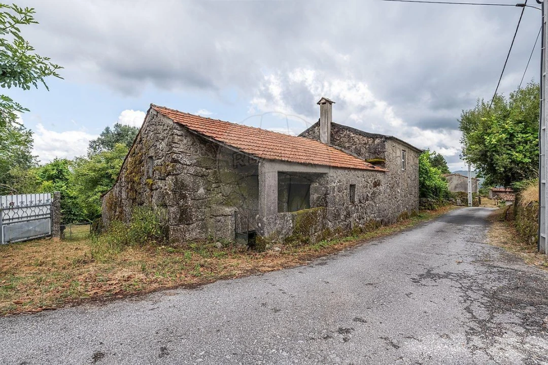 Moradia T1 para Venda em Valdreu Foto 1