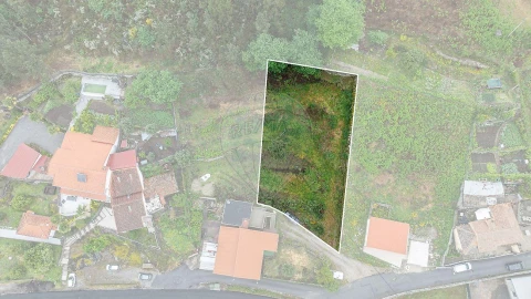 Moradia T3 para Venda em Fonte Arcada e Oliveira